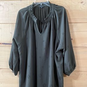 PAPERMOON
Lorner Scallop Hemline Mixed
Material Top